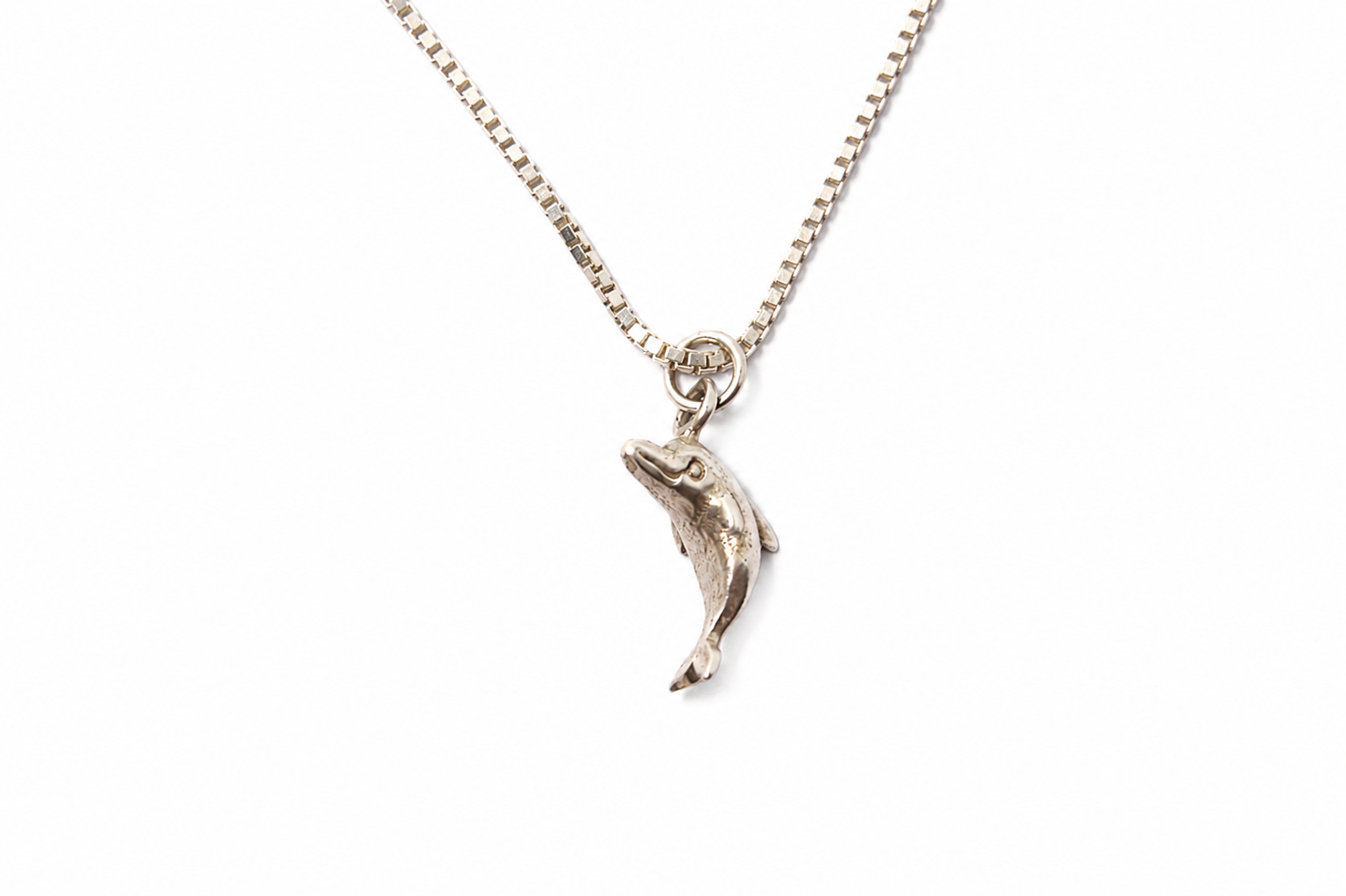 Dolphin Necklace in Sterling Silver 925 | Handmade Dolphin Pendant | Ocean Jewelry | Minimal Marine Necklace | Gift for Sea Lovers - immagine 6