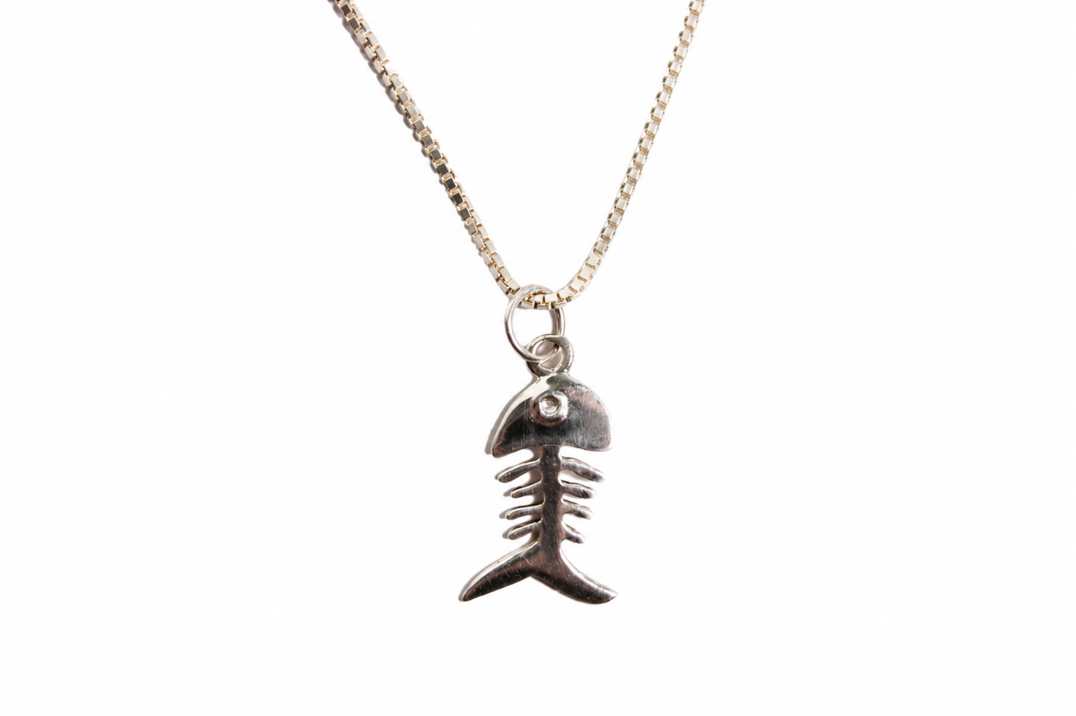 Fish Bone Necklace in Sterling Silver 925 | Fish Skeleton Pendant | Handmade Ocean Jewelry | Minimal Nautical Necklace | Gift for Sea Lovers - immagine 6