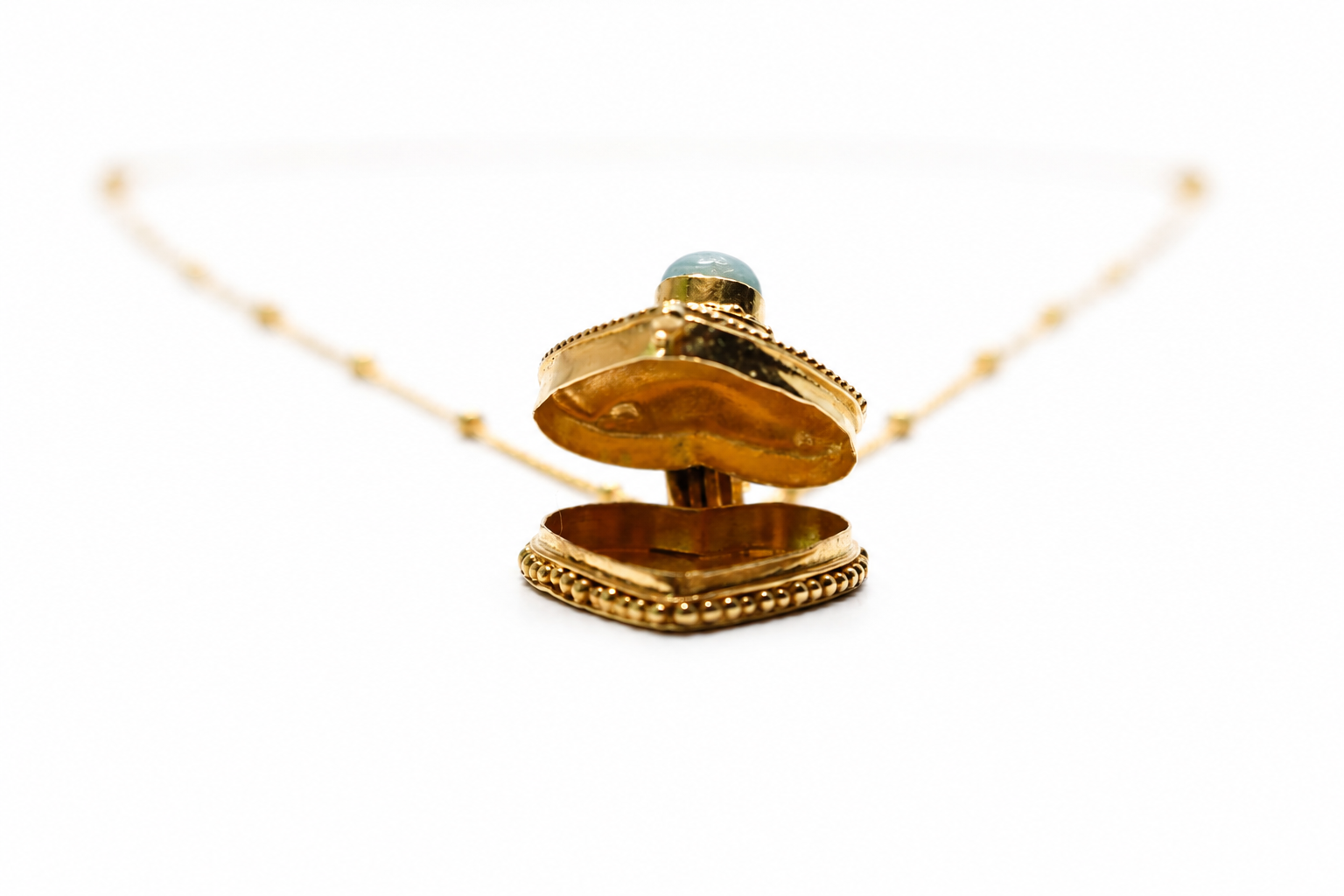 Heart Secret Locket Necklace with Larimar | 18K Gold Plated Sterling Silver Keepsake Pendant | Vintage Inspired Hidden Compartment Necklace - immagine 10