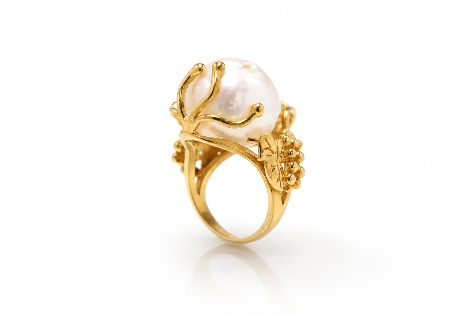 Aurelia Baroque Pearl Ring in 18K Gold Plated Sterling Silver | Handmade Statement Pearl Ring | Artisan Jewelry - immagine 5