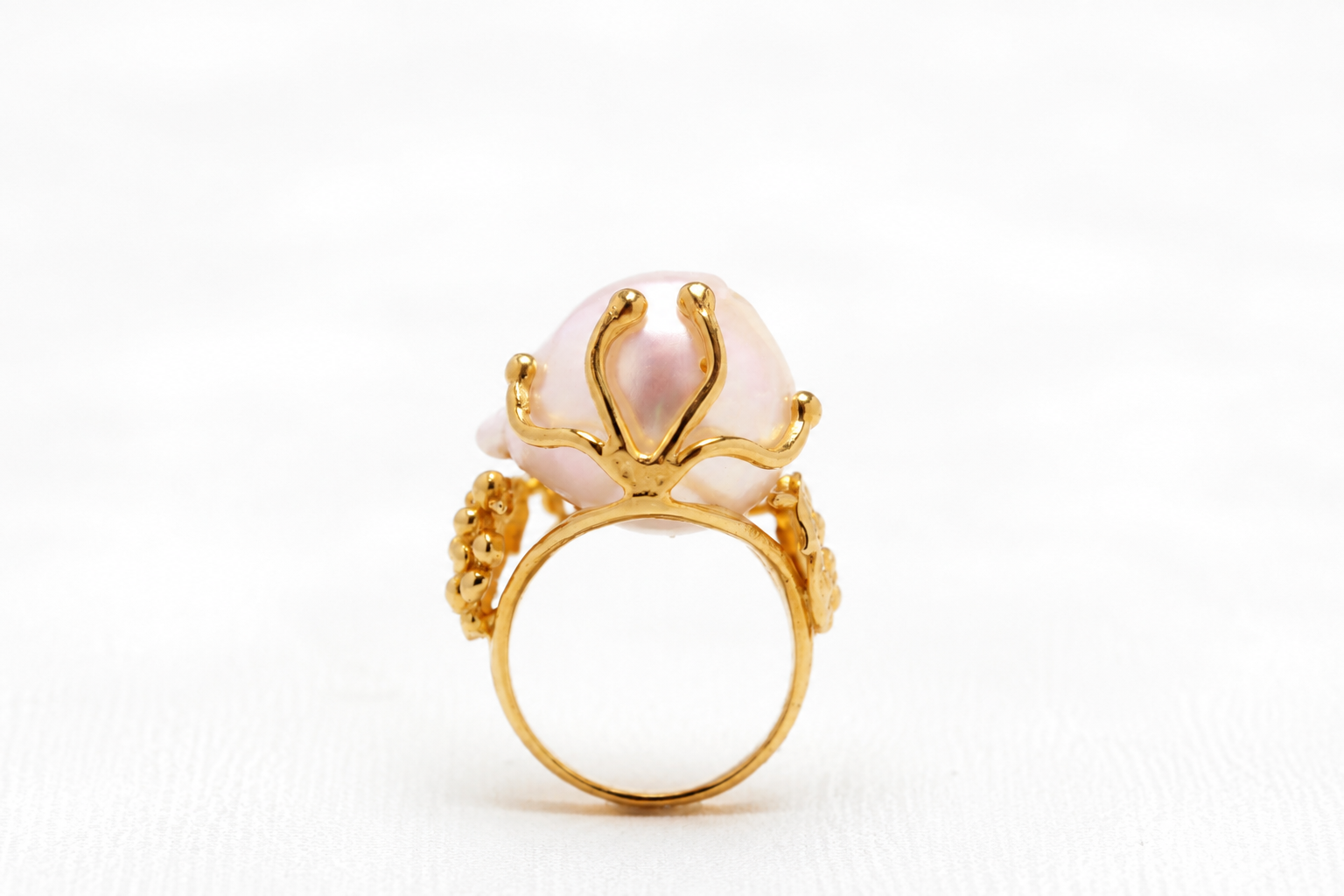 Aurelia Baroque Pearl Ring in 18K Gold Plated Sterling Silver | Handmade Statement Pearl Ring | Artisan Jewelry - immagine 3
