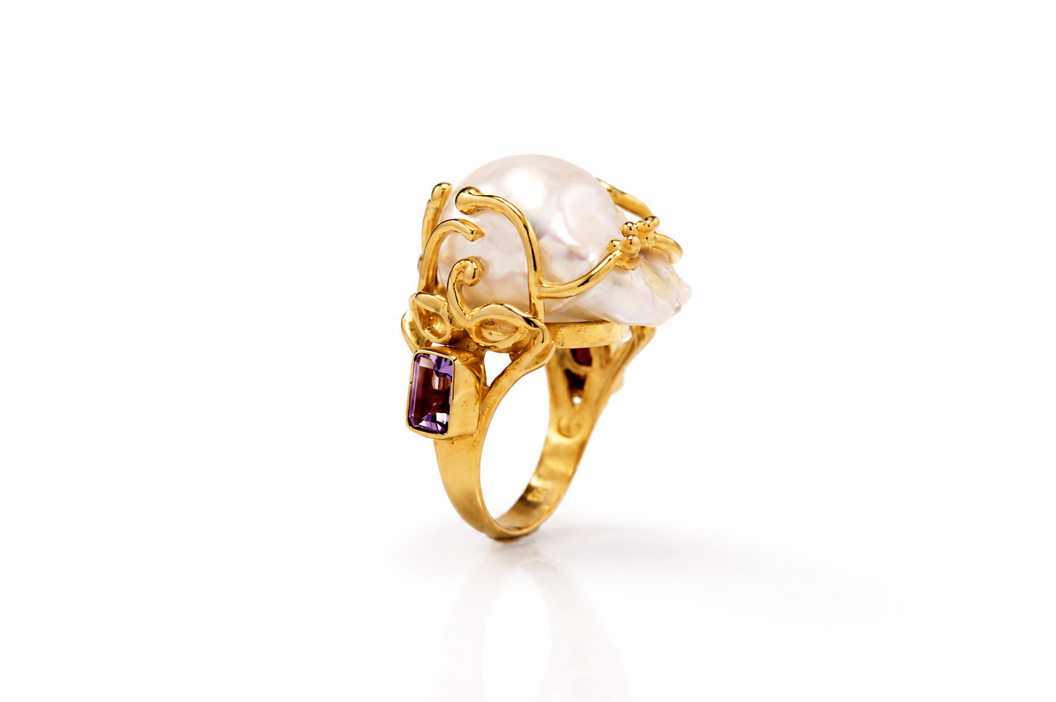 Calypso Baroque Pearl Ring in 18K Gold Plated Sterling Silver | Amethyst & Garnet Statement Ring | Handmade Artisan Jewelry - immagine 4