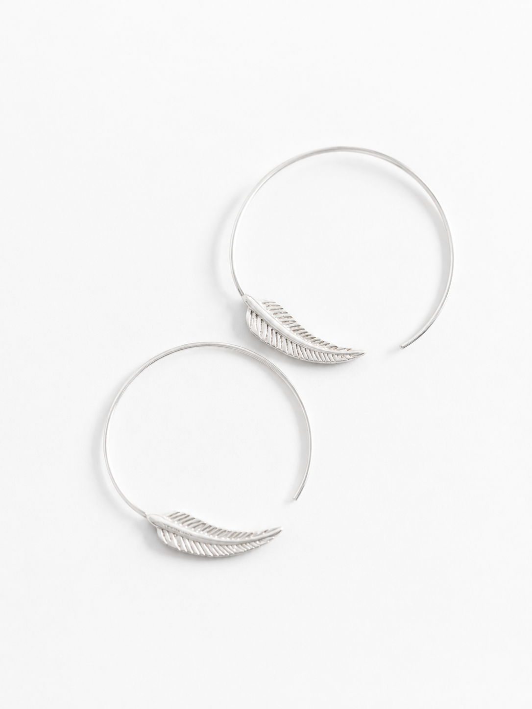Sterling Silver Feather Hoop Earrings – Handcrafted 925 Silver Earrings - immagine 2