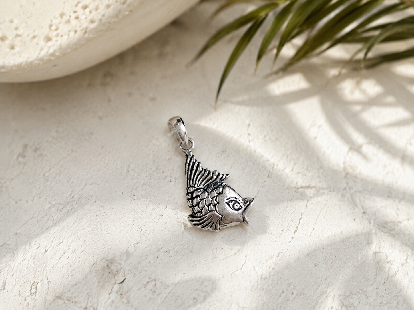 Sterling Silver Fish Pendant – Artisan Ocean-Inspired Jewelry - immagine 3