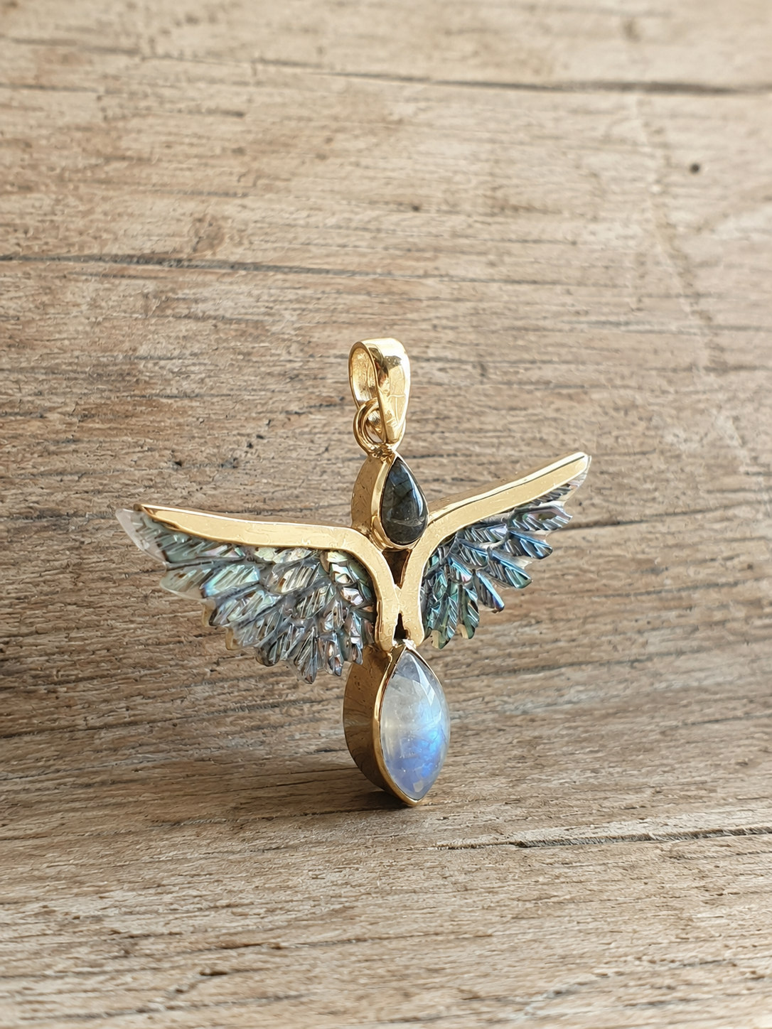 Handcrafted Brass Wing Pendant with Abalone, Labradorite & Moonstone – Artisan Statement Jewelry – Boho Wing Pendant - immagine 3
