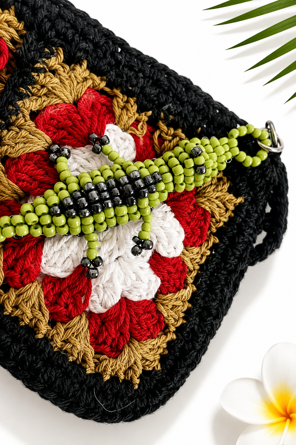 Black Crochet Clutch with Beaded Crocodile Charm – Handmade Multicolor Pochette - immagine 4
