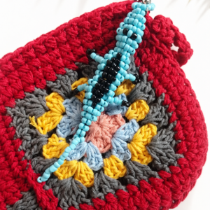Red Multicolor Crochet Clutch with Beaded Crocodile Charm – Handmade Boho Pochette